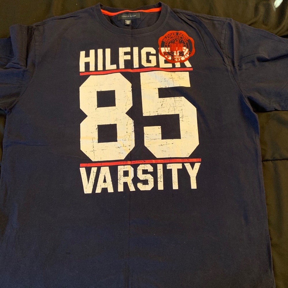 Navy Blue Tommy Hilfiger t-shirt